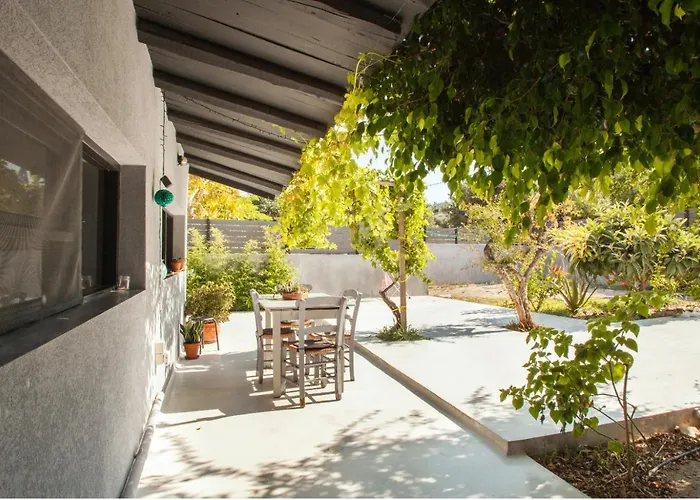 Karteros House 1300Meters From The Beach!